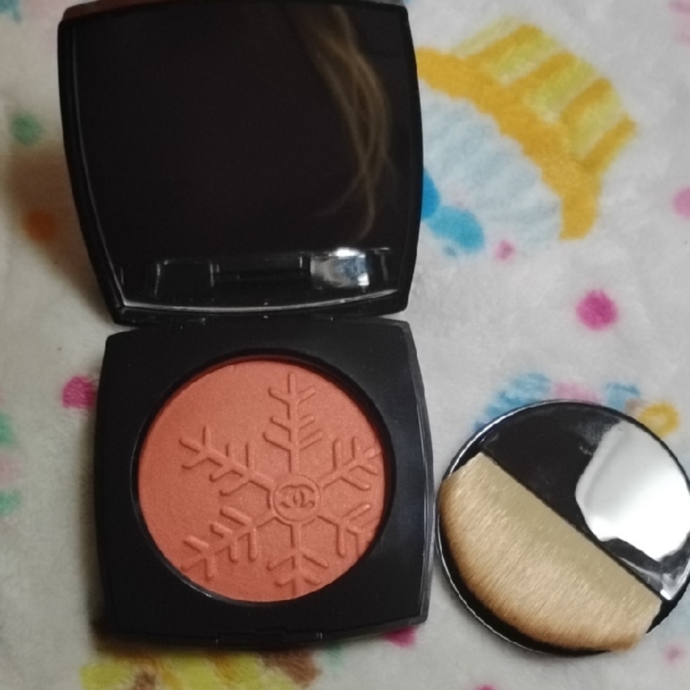 CHANEL Snowflake Blush - Coral Givery Limited Edition Authentic